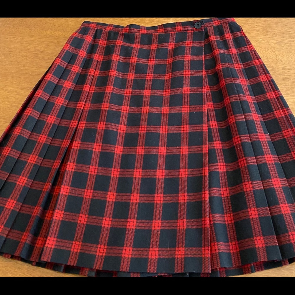 Calvin Klein 100% wool pleated skirt